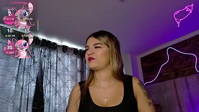 natasha  black online show from December 2025 07:37:02 PM