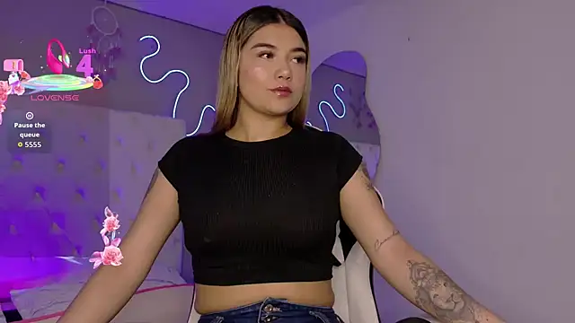 Snapshot of natasha__black chatting on December 2025 07:30:01 PM natasha black online show from December 2025 07:30:01 PM