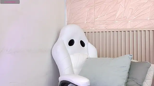 Gaviluc  online show from October 2025 10:38:01 AM
