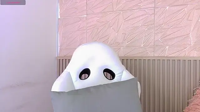 Snapshot of Gaviluc_ chatting on November 2025 10:42:02 AM Gaviluc online show from November 2025 10:42:02 AM