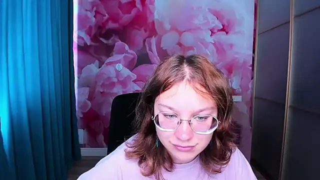 AngelinaLow online show from September 2025 11:21:01 AM