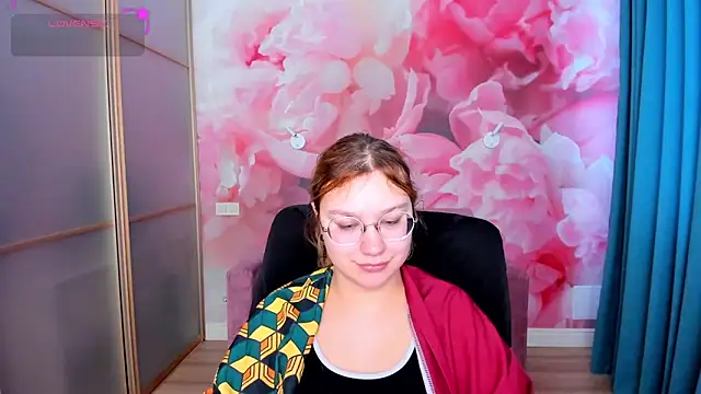 AngelinaLow online show from February 2026 12:34:02 PM