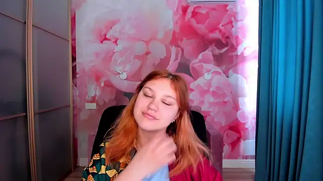 Snapshot of AngelinaLow chatting on April 2026 11:45:02 AM AngelinaLow online show from April 2026 11:45:02 AM