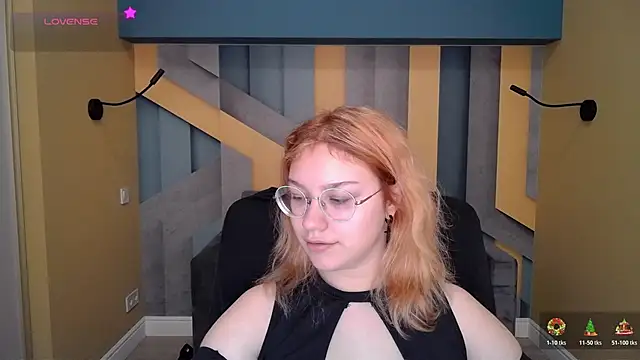 Snapshot of AngelinaLow chatting on December 2025 12:28:02 PM AngelinaLow online show from December 2025 12:28:02 PM