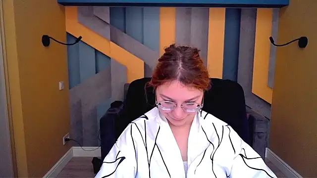 AngelinaLow online show from February 2026 12:35:01 PM