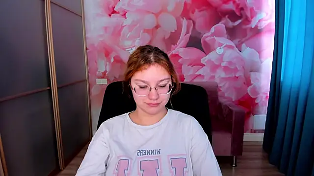 AngelinaLow online show from February 2026 06:27:01 AM