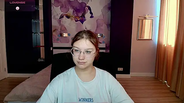 AngelinaLow online show from October 2025 11:31:01 AM