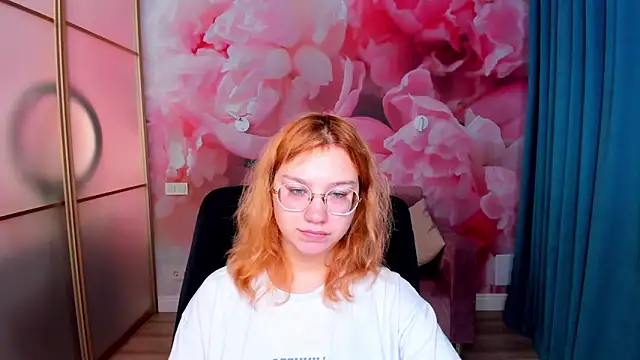 AngelinaLow online show from December 2025 06:37:01 AM