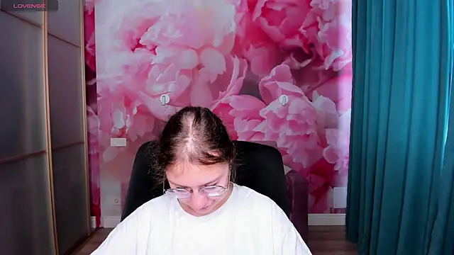 AngelinaLow online show from October 2025 11:25:01 AM