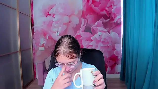 AngelinaLow online show from September 2025 11:28:02 AM