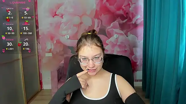 AngelinaLow online show from October 2025 11:23:02 AM