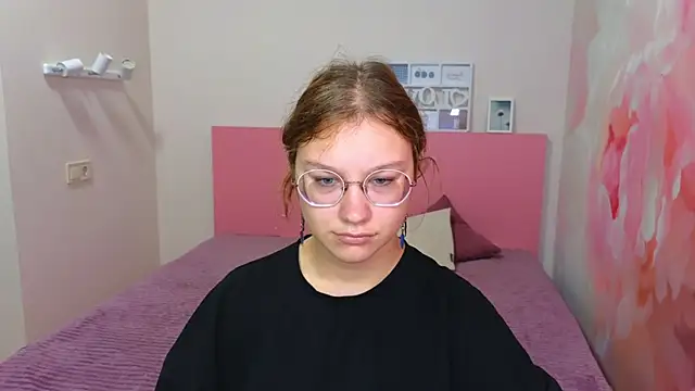AngelinaLow online show from September 2025 11:30:01 AM