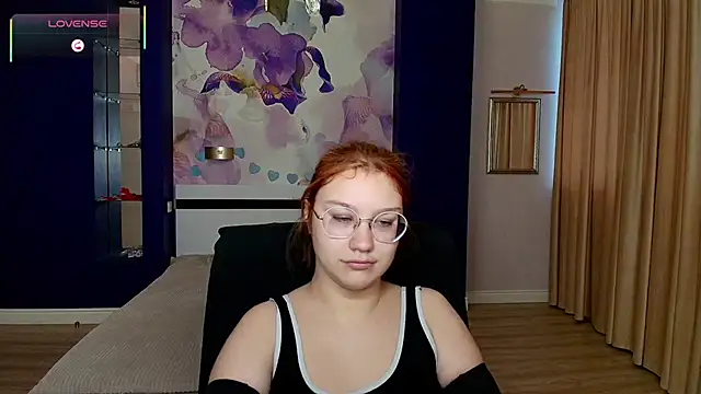 Snapshot of AngelinaLow chatting on December 2025 12:26:01 PM AngelinaLow online show from December 2025 12:26:01 PM