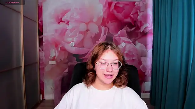 AngelinaLow online show from October 2025 11:35:02 AM