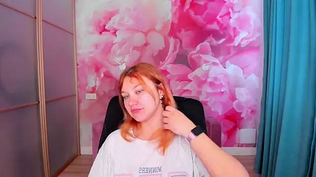 Snapshot of AngelinaLow chatting on May 2026 05:34:02 AM AngelinaLow online show from May 2026 05:34:02 AM