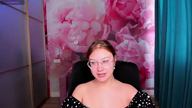 AngelinaLow online show from October 2025 05:31:01 AM