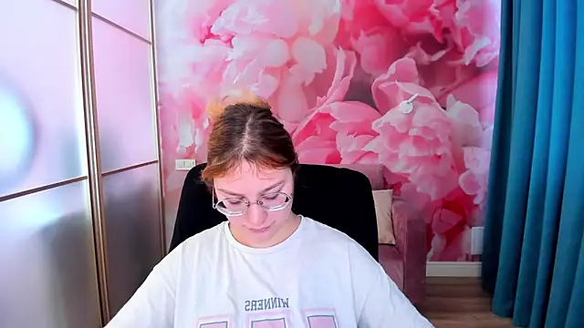 AngelinaLow online show from February 2026 12:50:02 PM