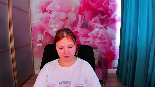 Snapshot of AngelinaLow chatting on May 2026 11:24:01 AM AngelinaLow online show from May 2026 11:24:01 AM