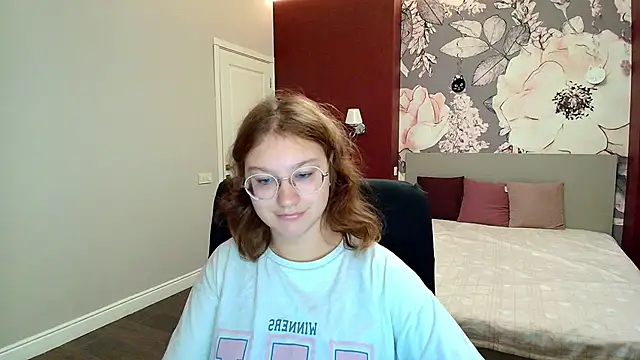 Snapshot of AngelinaLow chatting on September 2025 11:27:02 AM AngelinaLow online show from September 2025 11:27:02 AM