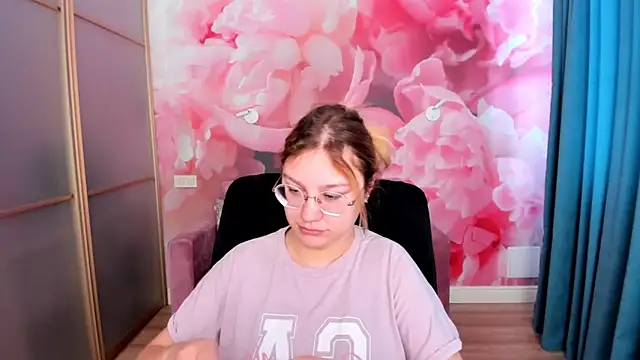 AngelinaLow online show from March 2026 12:33:02 PM