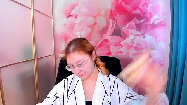 AngelinaLow online show from February 2026 12:29:01 PM