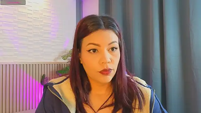 TiffanyWalk online show from April 2026 12:31:01 PM