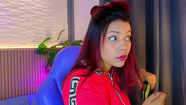 Snapshot of TiffanyWalk chatting on November 2025 11:03:01 AM TiffanyWalk online show from November 2025 11:03:01 AM