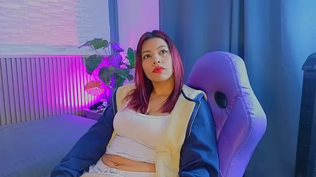 Snapshot of TiffanyWalk chatting on February 2026 01:45:02 PM TiffanyWalk online show from February 2026 01:45:02 PM