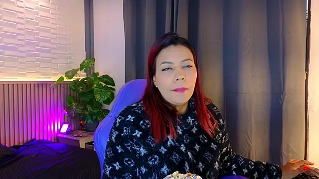 Snapshot of TiffanyWalk chatting on November 2025 11:14:02 AM TiffanyWalk online show from November 2025 11:14:02 AM