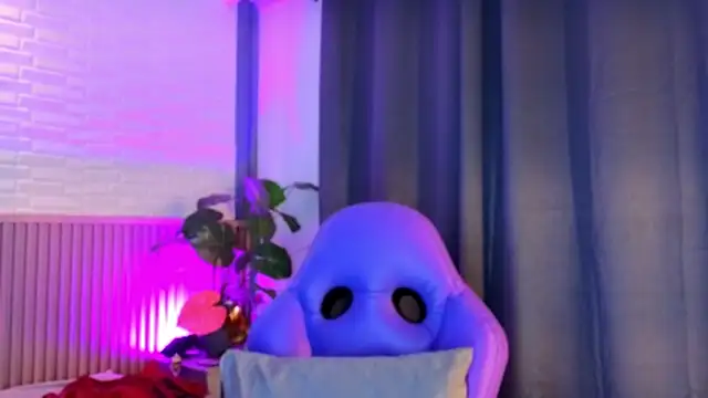 Snapshot of TiffanyWalk chatting on January 2026 11:37:02 AM TiffanyWalk online show from January 2026 11:37:02 AM