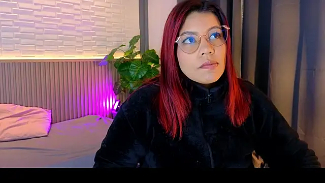 Snapshot of TiffanyWalk chatting on October 2025 11:55:01 AM TiffanyWalk online show from October 2025 11:55:01 AM