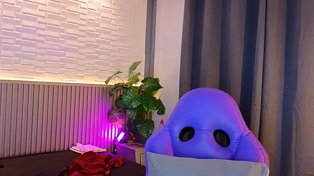 Snapshot of TiffanyWalk chatting on December 2025 10:36:02 AM TiffanyWalk online show from December 2025 10:36:02 AM