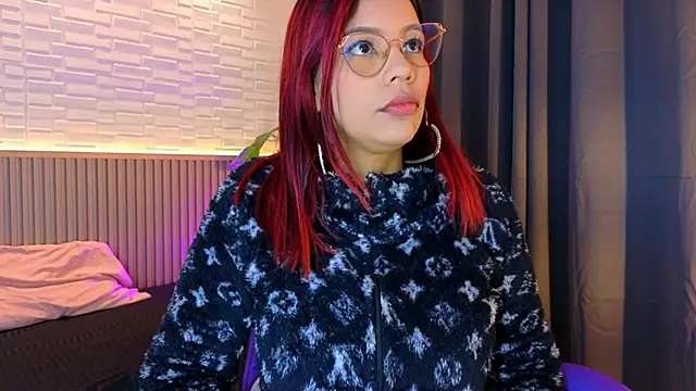 Snapshot of TiffanyWalk chatting on October 2025 10:58:01 AM TiffanyWalk online show from October 2025 10:58:01 AM