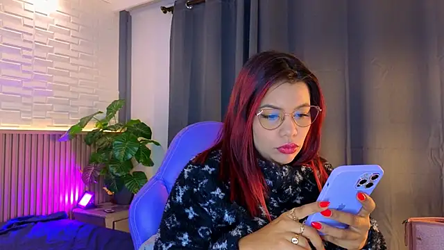 Snapshot of TiffanyWalk chatting on November 2025 11:14:01 AM TiffanyWalk online show from November 2025 11:14:01 AM