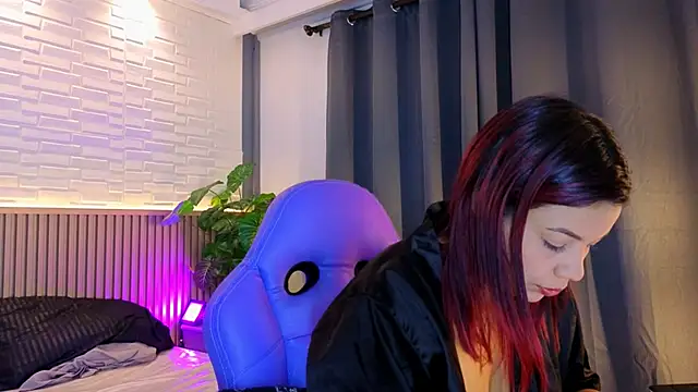 Snapshot of TiffanyWalk chatting on November 2025 11:15:02 AM TiffanyWalk online show from November 2025 11:15:02 AM