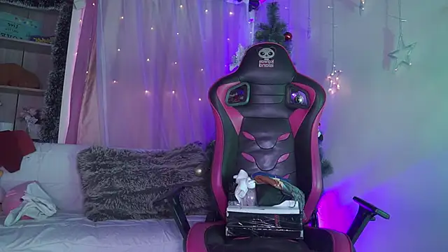 Madison Mayer online show from December 2025 12:53:02 PM