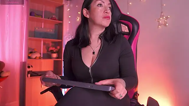 Madison Mayer online show from March 2026 01:04:02 PM