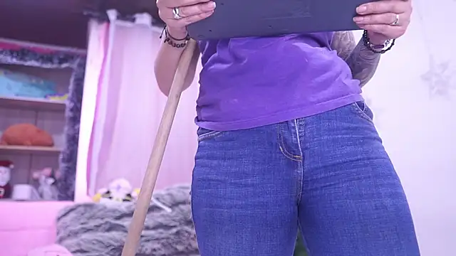 Madison Mayer online show from December 2025 08:04:02 PM