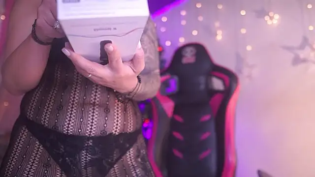 Madison Mayer online show from December 2025 01:47:02 PM