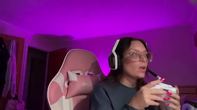 Snapshot of SpaceCowWhore chatting on September 2025 12:49:02 AM SpaceCowWhore online show from September 2025 12:49:02 AM