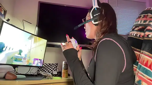 Snapshot of SpaceCowWhore chatting on September 2025 11:25:01 PM SpaceCowWhore online show from September 2025 11:25:01 PM