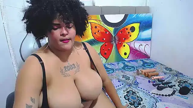 latina bigboos25 online show from September 2025 02:33:01 AM