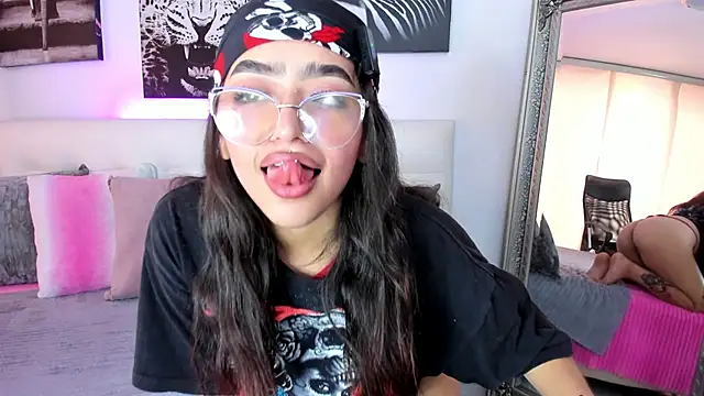 sophie-carter online show from February 2026 07:11:01 PM