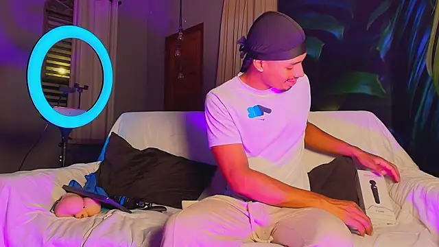 LiamByrne online show from December 2025 04:06:02 AM