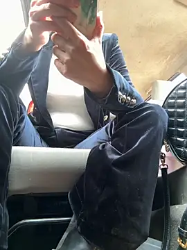 Snapshot of aa520uv chatting on November 2025 03:34:02 AM aa520uv online show from November 2025 03:34:02 AM