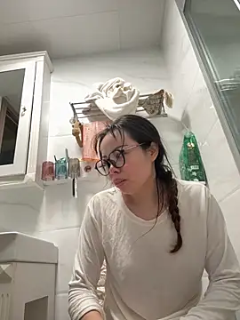 Snapshot of aa520uv chatting on October 2025 05:52:02 AM aa520uv online show from October 2025 05:52:02 AM