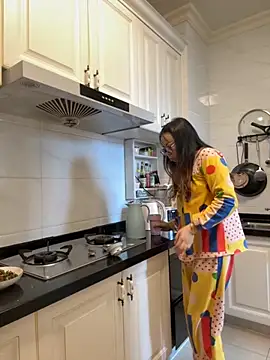 Snapshot of aa520uv chatting on November 2025 01:54:01 AM aa520uv online show from November 2025 01:54:01 AM