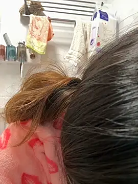 Snapshot of aa520uv chatting on November 2025 12:09:02 PM aa520uv online show from November 2025 12:09:02 PM