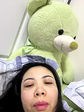 Snapshot of aa520uv chatting on November 2025 12:14:01 AM aa520uv online show from November 2025 12:14:01 AM