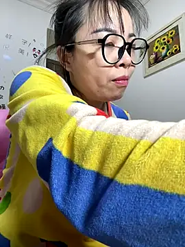 Snapshot of aa520uv chatting on November 2025 02:42:01 PM aa520uv online show from November 2025 02:42:01 PM